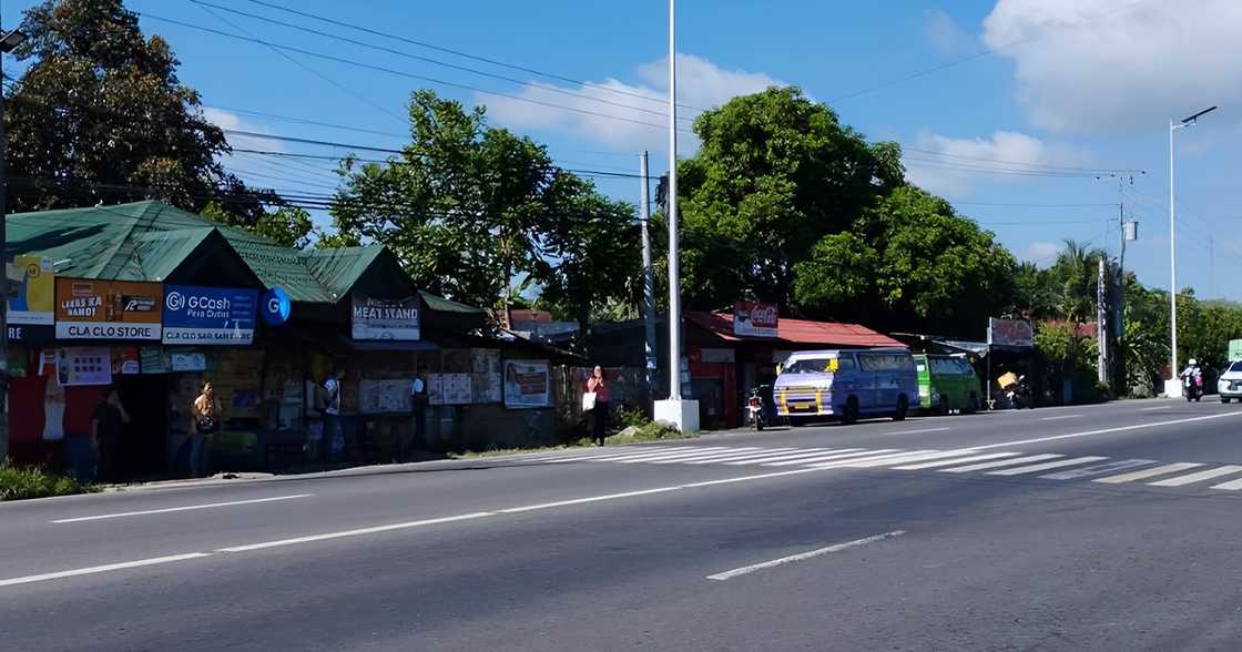Trahedya sa Negros: Buntis na nurse, bata sa sinapupunan, patay matapos mabangga ng dalawang kotse Trahedya sa Negros: Buntis na nurse, bata sa sinapupunan, patay matapos mabangga ng dalawang kotse