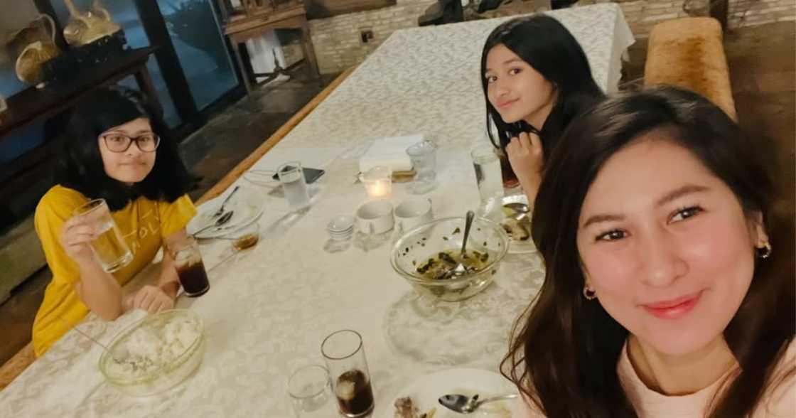 Izzy Trazona, nagsagawa ng “sermon night” kasama ang mga anak Izzy Trazona, nagsagawa ng “sermon night” kasama ang mga anak