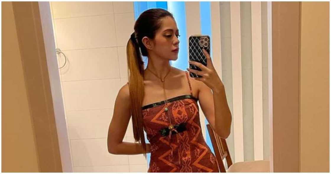 Mirror selfie ni Sue Ramirez bago ang matinding eksena sa TBMV, kinagiliwan online Mirror selfie ni Sue Ramirez bago ang matinding eksena sa TBMV, kinagiliwan online