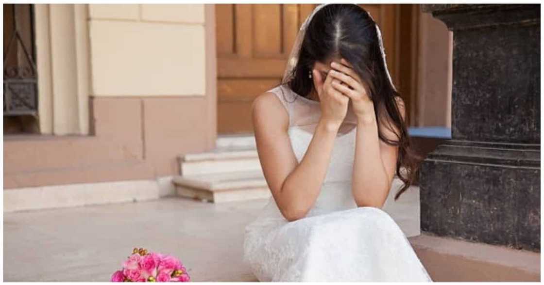 Bride, humagulgol sa labas ng reception venue dahil hindi pala umano na-book ng coordinator Bride, humagulgol sa labas ng reception venue dahil hindi pala umano na-book ng coordinator