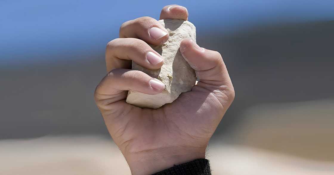 Rehearsal ends in brawl as three Sinulog participants sustain injuries after stone-throwing attack