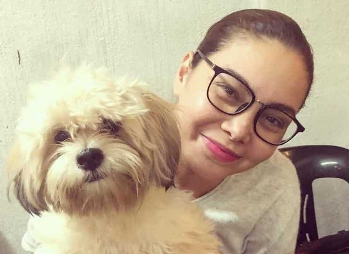 K Brosas, makailang beses na naiyak habang ikinukwento ang buhay niya K Brosas, makailang beses na naiyak habang ikinukwento ang buhay niya