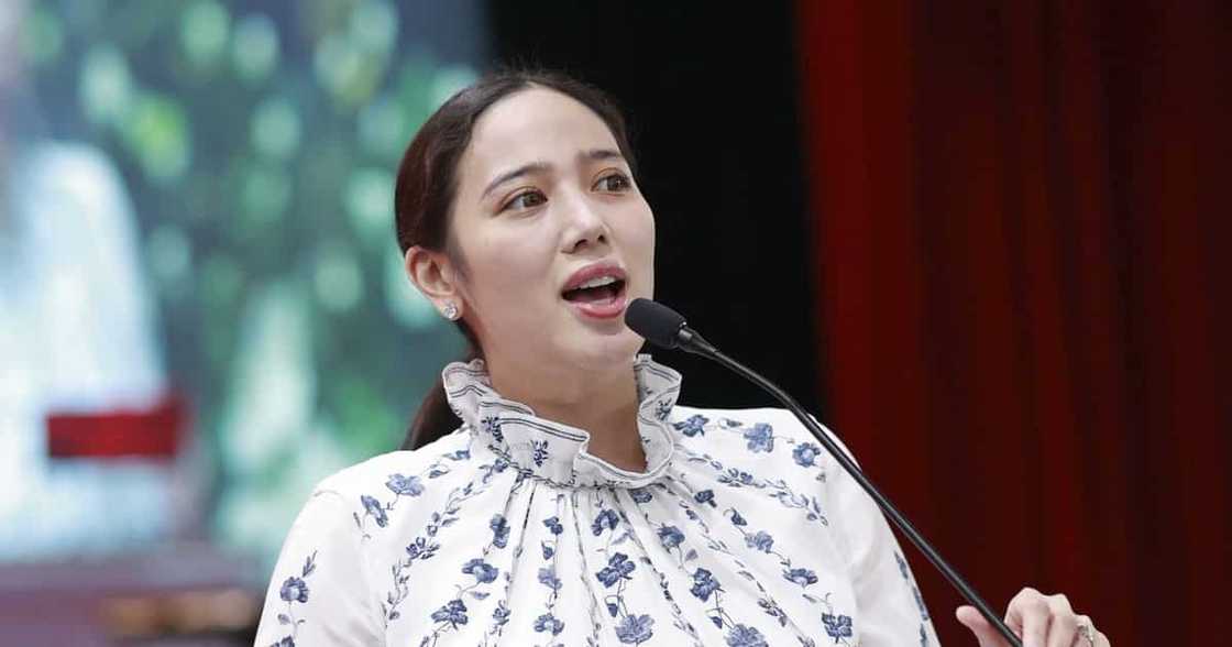 Mayor Niña Jose, naggpaliwanag tungkol sa mabahong mic: "Hindi ginamit ng sinuman bago ko gamitin" Mayor Niña Jose, naggpaliwanag tungkol sa mabahong mic: "Hindi ginamit ng sinuman bago ko gamitin"