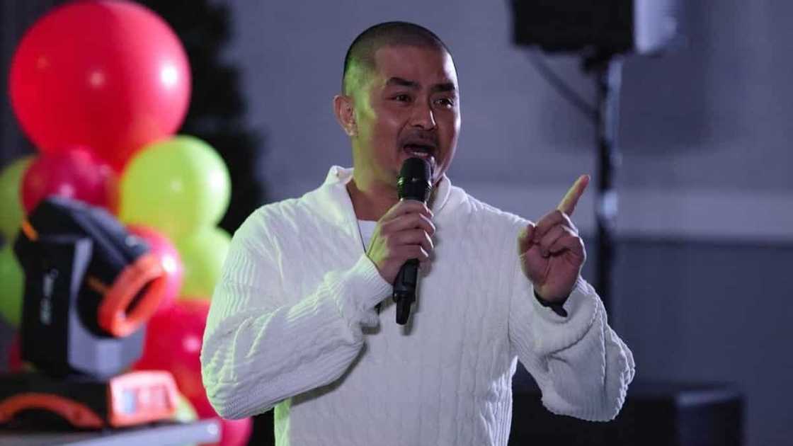 Pambansang Kolokoy, nilinaw na kailanma' y 'di niya naisama sa picture o video ang bagong partner Pambansang Kolokoy, nilinaw na kailanma' y 'di niya naisama sa picture o video ang bagong partner