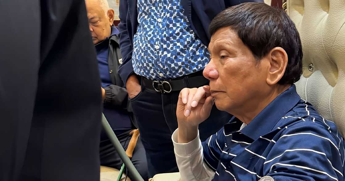 FPRRD, binasahan ng Miranda Doctrine ni CIDG chief Gen. Nicolas Torres FPRRD, binasahan ng Miranda Doctrine ni CIDG chief Gen. Nicolas Torres