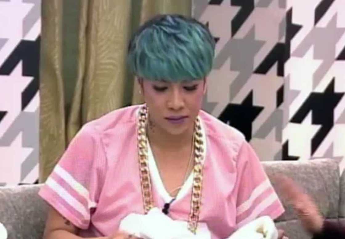 In a rare moment, Vice Ganda & ABS-CBN bosses were seen in GMA-7’s ‘24 Oras’ In a rare moment, Vice Ganda & ABS-CBN bosses were seen in GMA-7’s ‘24 Oras’