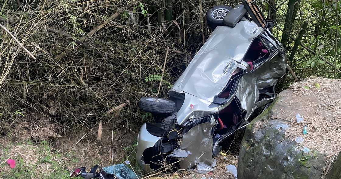 Trahedya sa Negros Occidental: SUV, nahulog sa bangin; isang patay, pitong iba pa, sugatan Trahedya sa Negros Occidental: SUV, nahulog sa bangin; isang patay, pitong iba pa, sugatan