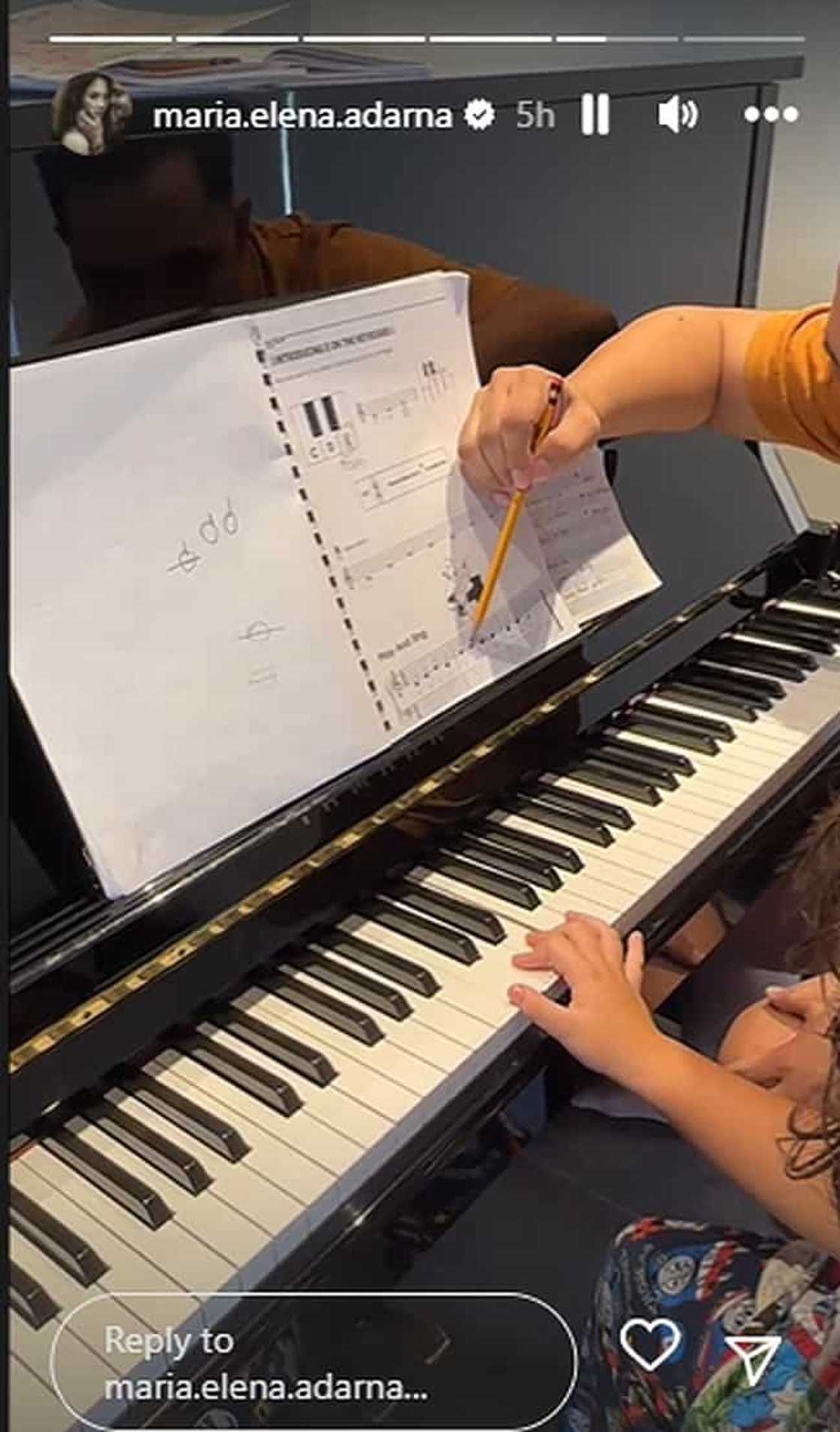 Ellen Adarna, pinasilip ang pagsasanay ni Elias sa pag-piano Ellen Adarna, pinasilip ang pagsasanay ni Elias sa pag-piano
