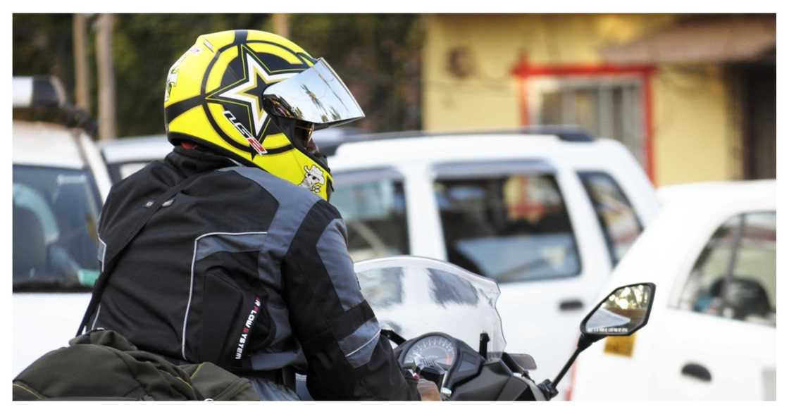 Pakiusap ng isang motorcycle taxi rider sa kanyang mga pasahero, nakapagpaantig Pakiusap ng isang motorcycle taxi rider sa kanyang mga pasahero, nakapagpaantig