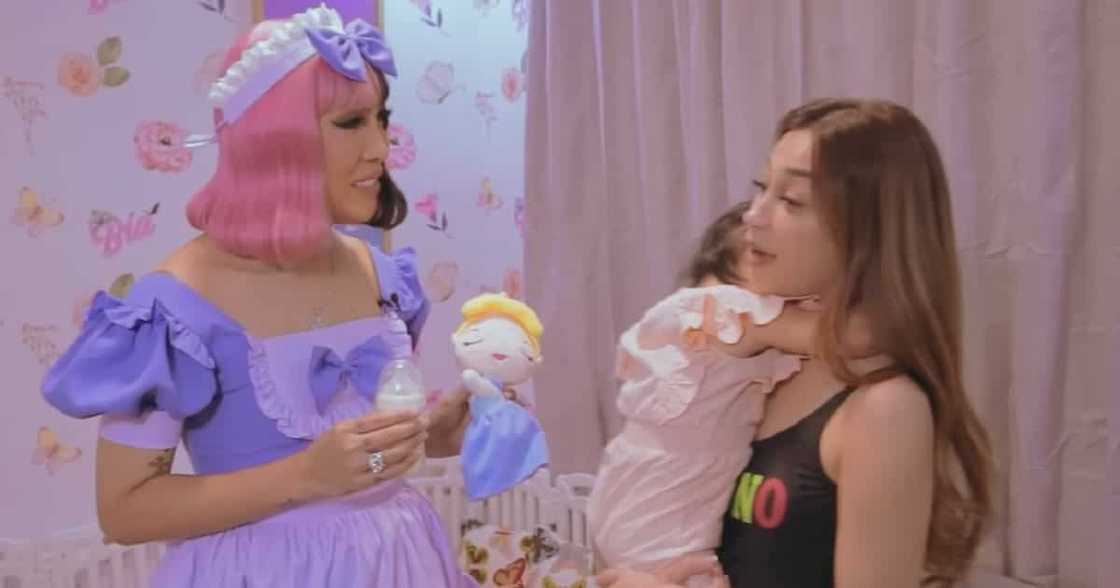 Vice Ganda hilariously tries being babysitter of Zeinab Harake’s daughter Bia (Screenshot from Vice Ganda's YouTube video)