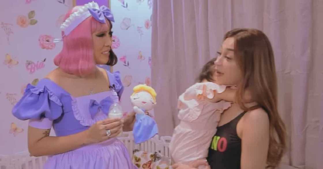 Vice Ganda hilariously tries being babysitter of Zeinab Harake’s daughter Bia (Screenshot from Vice Ganda's YouTube video) Vice Ganda hilariously tries being babysitter of Zeinab Harake’s daughter Bia (Screenshot from Vice Ganda's YouTube video)