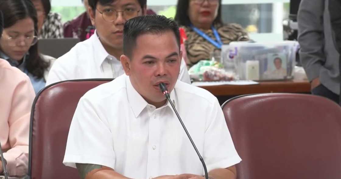 Kerwin Espinosa, binaril habang nangangampanya sa Leyte Kerwin Espinosa, binaril habang nangangampanya sa Leyte