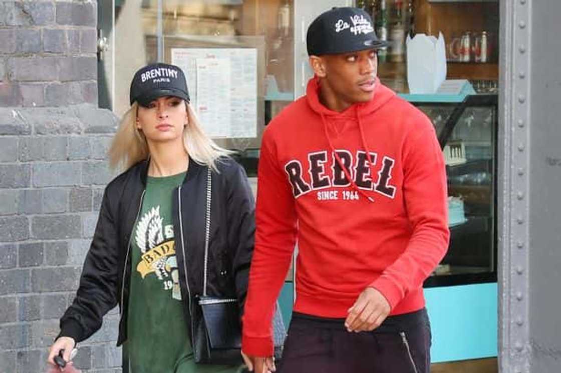 Manchester United players wives and girlfriends Manchester United players wives and girlfriends