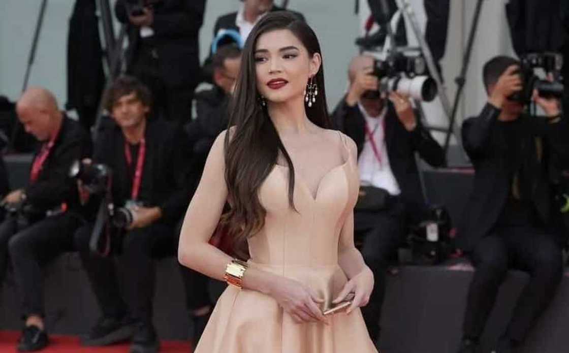 Rhian Ramos stuns on the red carpet of the Venice Film Festival 2023 Rhian Ramos stuns on the red carpet of the Venice Film Festival 2023