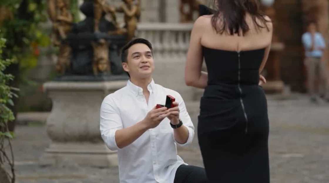 Netizens, naantig sa official proposal video nina Bea Alonzo, Dominic Roque Netizens, naantig sa official proposal video nina Bea Alonzo, Dominic Roque