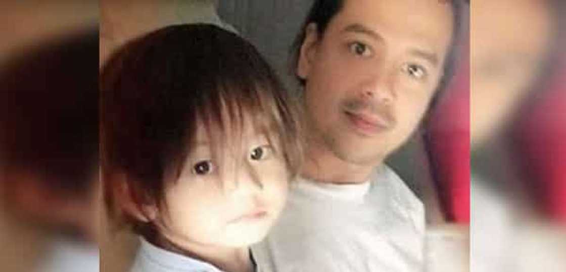 Video ni John Lloyd Cruz at Elias na animo'y naglalaro ng piko sa dalampasigan, nag-viral Video ni John Lloyd Cruz at Elias na animo'y naglalaro ng piko sa dalampasigan, nag-viral