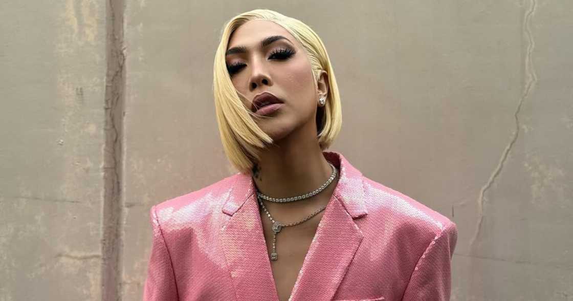 Vice Ganda reposts buzz-worthy quote about politicians and teachers (@praybeytbenjamin) Vice Ganda reposts buzz-worthy quote about politicians and teachers (@praybeytbenjamin)