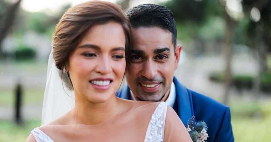 Sam YG, ikinasal na sa pageant executive na si Essa Santos Sam YG, ikinasal na sa pageant executive na si Essa Santos