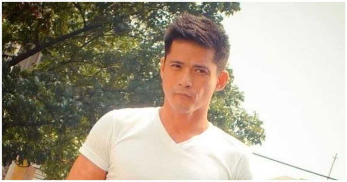 Robin Padilla, naluha sa kalagayan ng mga maliit na artistang nais niyang matulungan Robin Padilla, naluha sa kalagayan ng mga maliit na artistang nais niyang matulungan