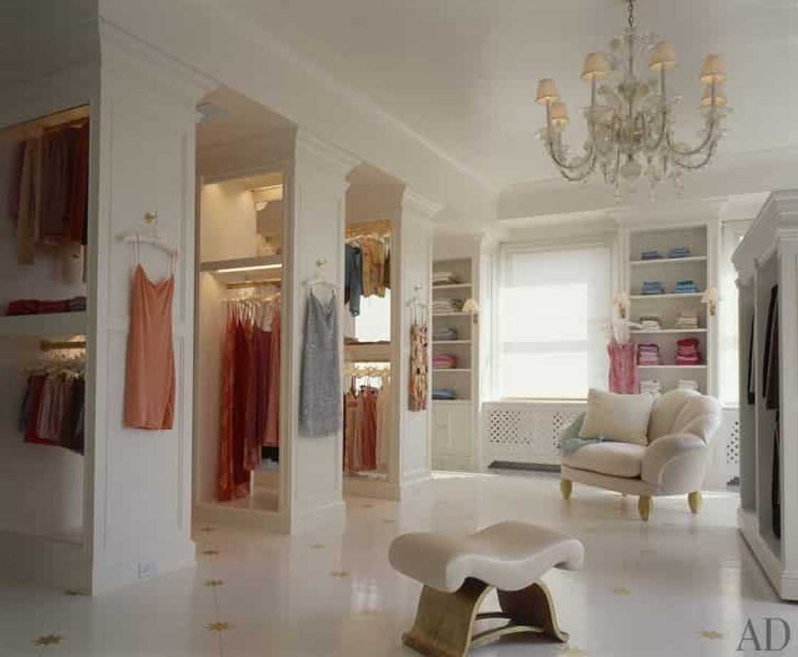 The Diva Mariah Carey gives a tour of her stunning closet and triplex penthouse in New York The Diva Mariah Carey gives a tour of her stunning closet and triplex penthouse in New York