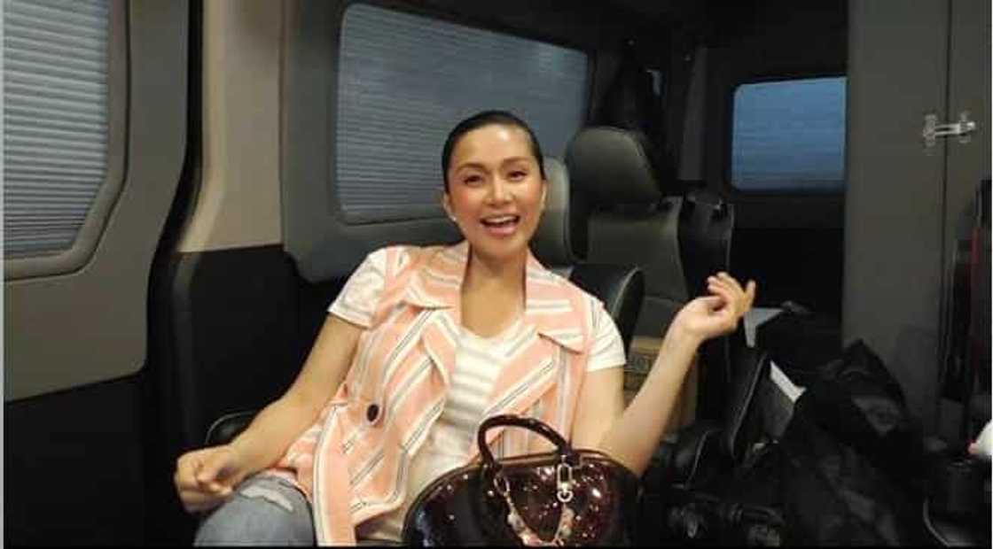 6 Pinay celebrities na nagpasilip sa kanilang magagarbong customized van 6 Pinay celebrities na nagpasilip sa kanilang magagarbong customized van