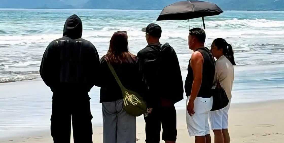 Pamilya ni Rene Baterbonia, binisita ang lugar ng trahedya sa Aurora Pamilya ni Rene Baterbonia, binisita ang lugar ng trahedya sa Aurora
