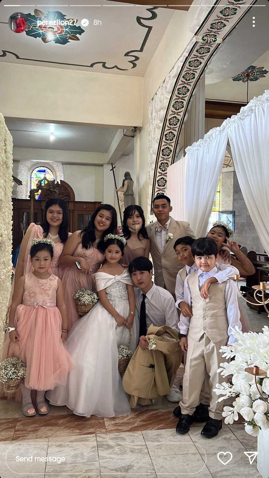 Vice Ganda at Ryan Bang, dumalo at nakisaya sa kasal ng kapatid ni Ion Perez Vice Ganda at Ryan Bang, dumalo at nakisaya sa kasal ng kapatid ni Ion Perez