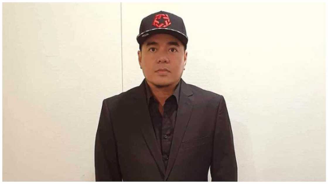 Gloc-9, emosyonal nang sabihing regalo sa anak ang kantang 'Sirena': "My son is gay" Gloc-9, emosyonal nang sabihing regalo sa anak ang kantang 'Sirena': "My son is gay"