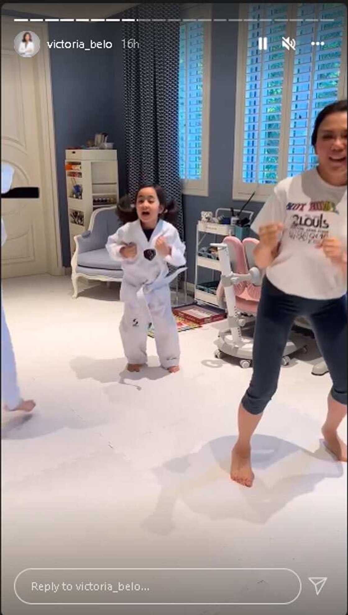 Scarlet Snow Belo, tinuturuan ngayon ng taekwondo at home; Dra. Vicki, sumasabay Scarlet Snow Belo, tinuturuan ngayon ng taekwondo at home; Dra. Vicki, sumasabay