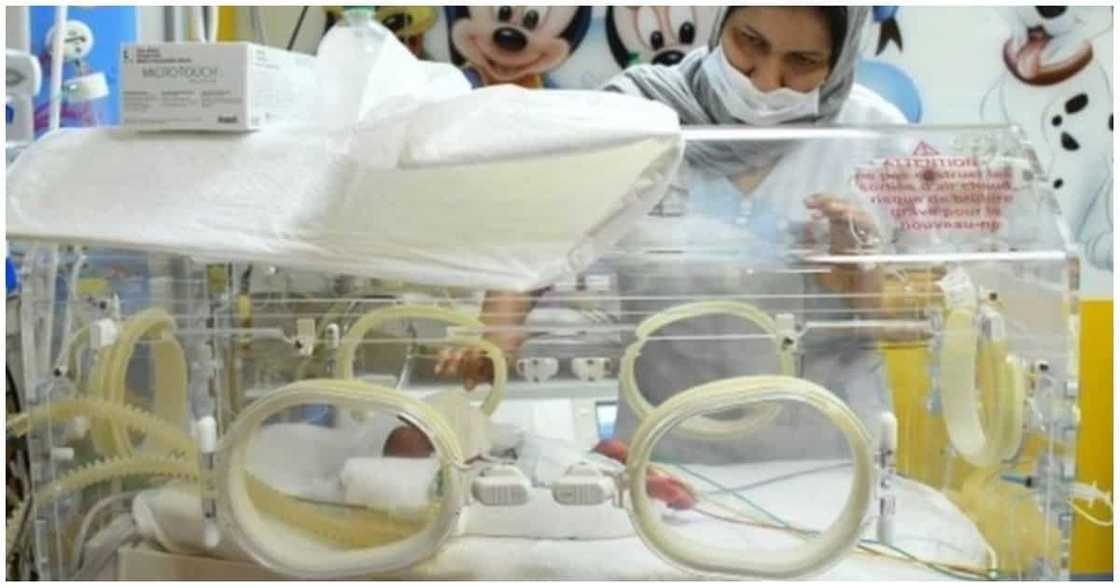 Babae sa Mali, nagluwal ng 9 na sanggol nang sabay-sabay Babae sa Mali, nagluwal ng 9 na sanggol nang sabay-sabay