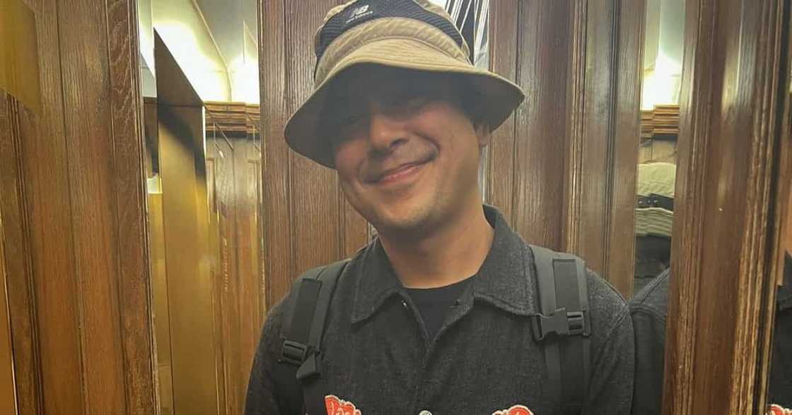 John Lloyd Cruz shares new lovely pics with hilarious caption John Lloyd Cruz shares new lovely pics with hilarious caption