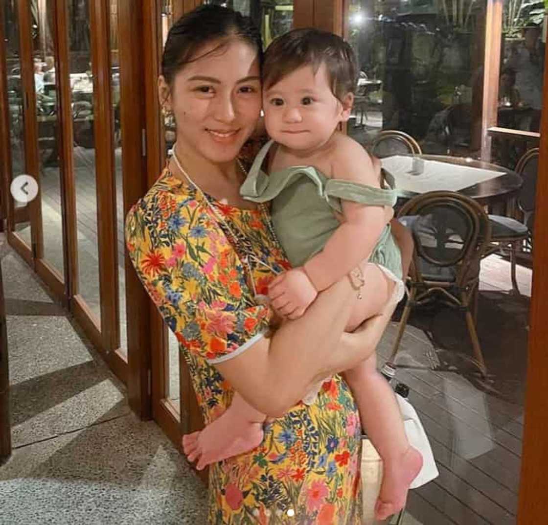 Alex Gonzaga, viral dahil sa kanyang picture kasama ang anak ni Janella Salvador Alex Gonzaga, viral dahil sa kanyang picture kasama ang anak ni Janella Salvador