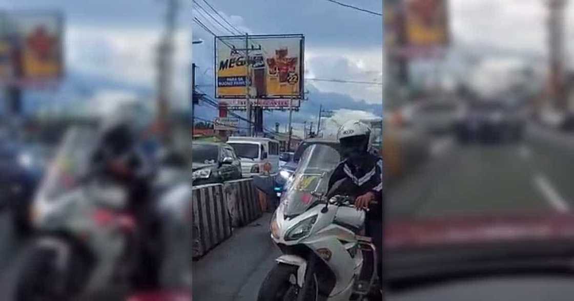Viral ang video ng matibay na paninindigan ng isang motorista laban sa umano'y VIP convoy na nag-counterflow Viral ang video ng matibay na paninindigan ng isang motorista laban sa umano'y VIP convoy na nag-counterflow
