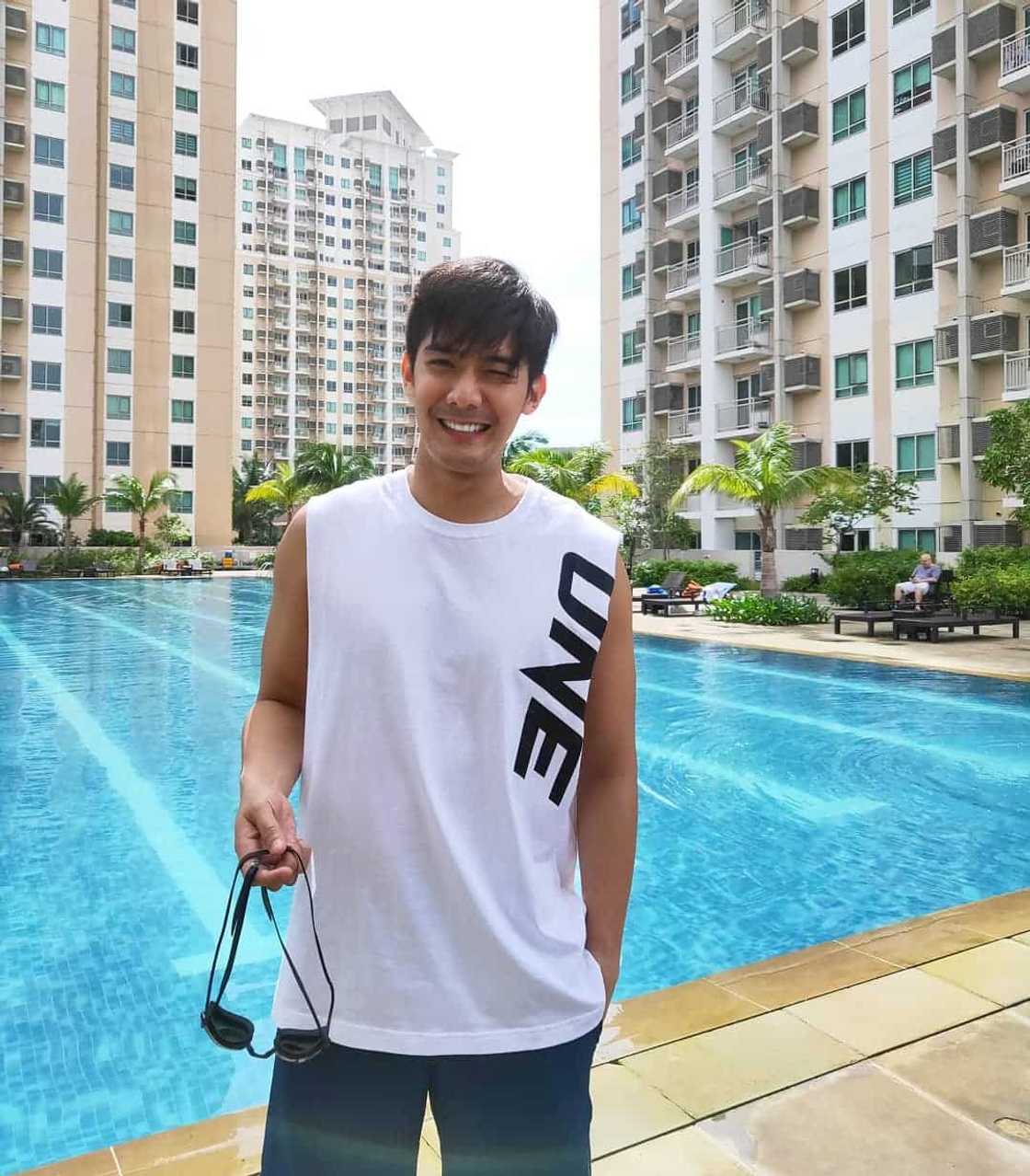 Video ni Robi Domingo na di sinasadyang natulak ni Maymay Entrata sa stage, viral Video ni Robi Domingo na di sinasadyang natulak ni Maymay Entrata sa stage, viral