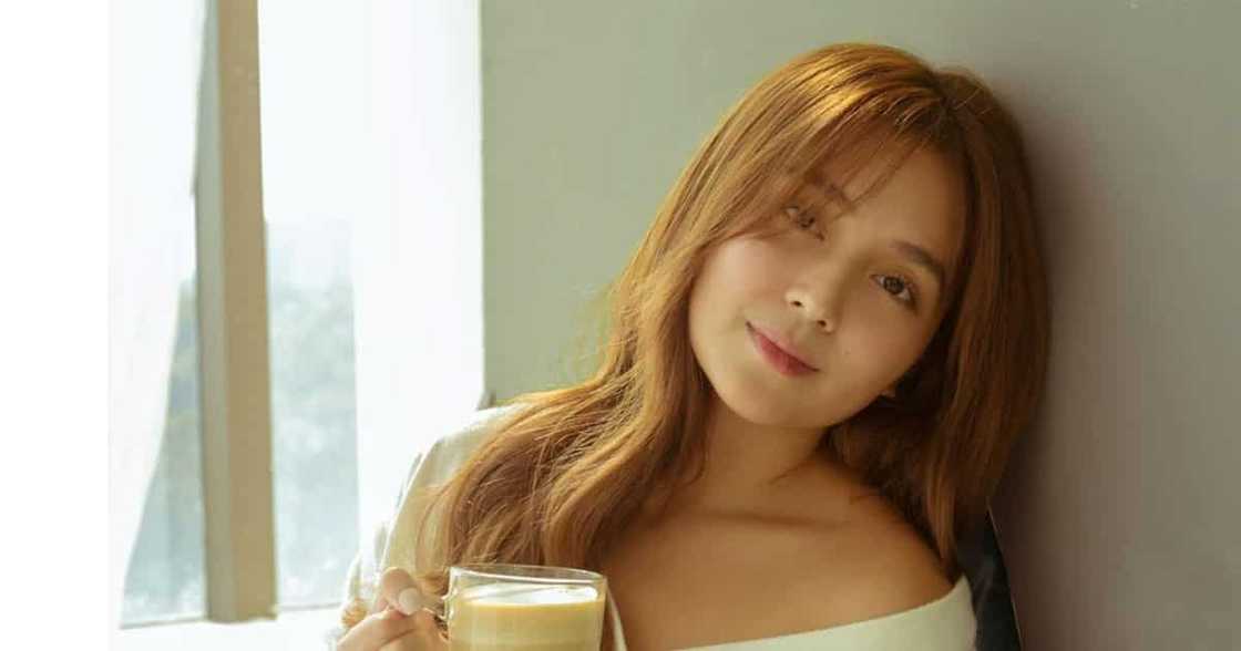 Kathryn Bernardo gets surprised by her mother, Min Bernardo, with brand new studio Kathryn Bernardo gets surprised by her mother, Min Bernardo, with brand new studio