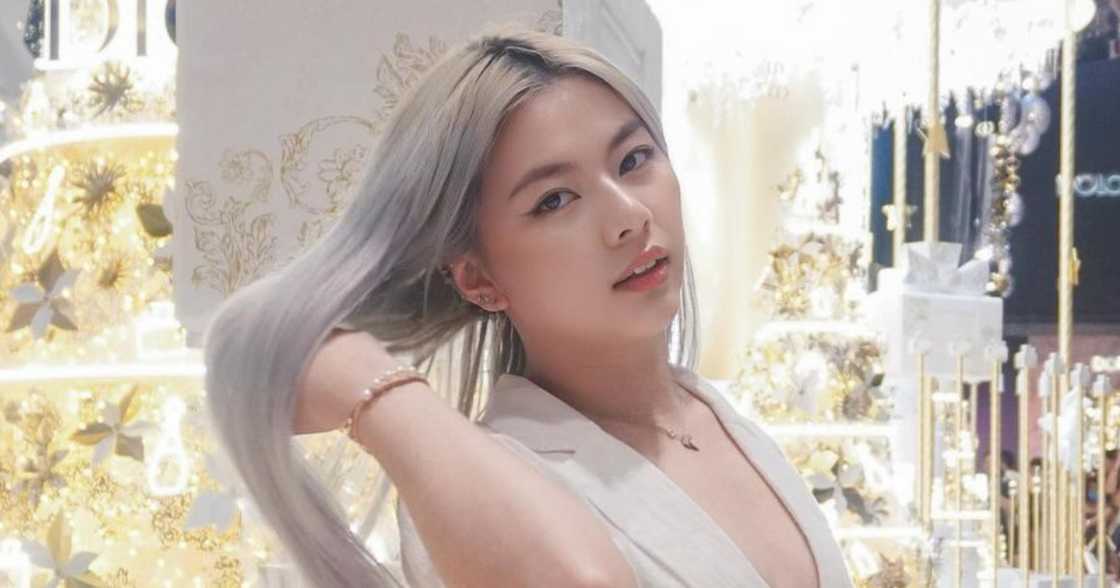 Chloe San Jose, rumesbak sa basher na pinaalalahanan siyang 'wag ubusin ang pera ni Carlos Yulo Chloe San Jose, rumesbak sa basher na pinaalalahanan siyang 'wag ubusin ang pera ni Carlos Yulo