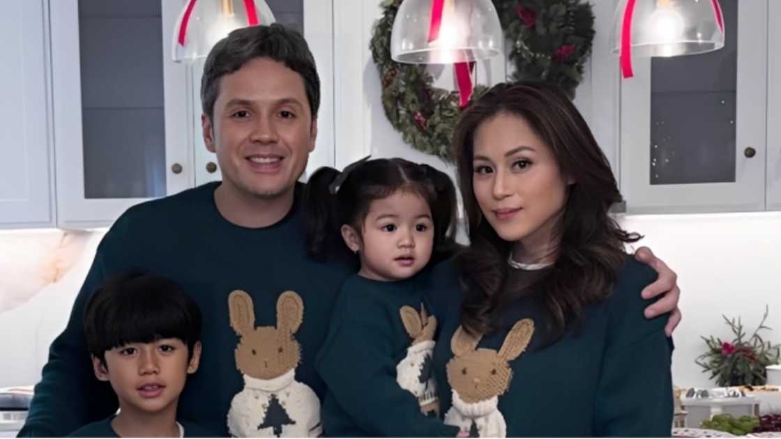 Toni Gonzaga, ibinahagi ang nagawa ni Polly sa BTS ng kanilang family photoshoot Toni Gonzaga, ibinahagi ang nagawa ni Polly sa BTS ng kanilang family photoshoot