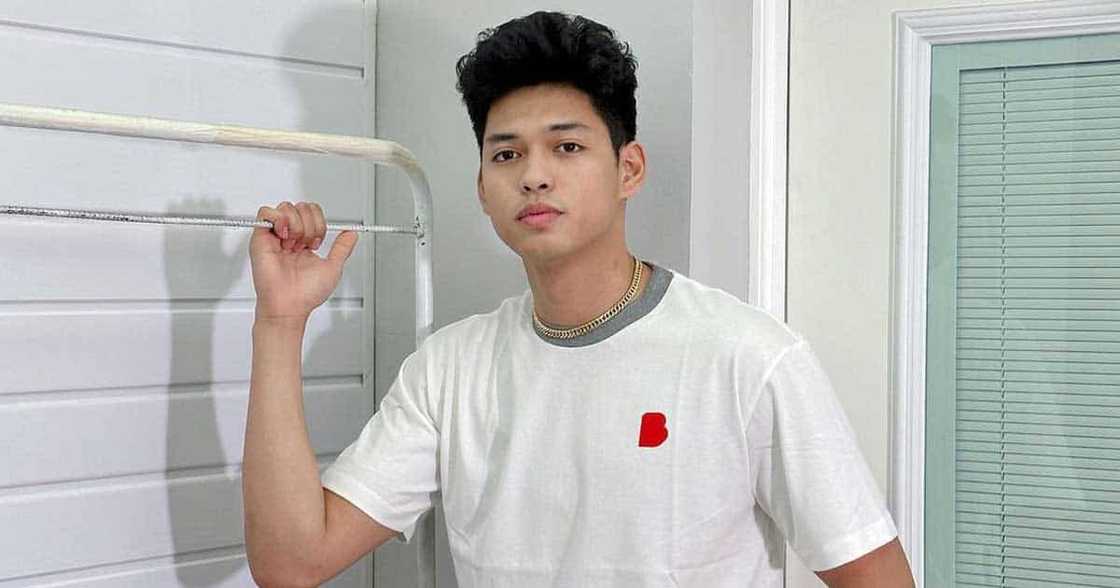 Ricci Rivero, rumesbak sa basher na nagsabing ‘wag na siyang manood ng UP games Ricci Rivero, rumesbak sa basher na nagsabing ‘wag na siyang manood ng UP games