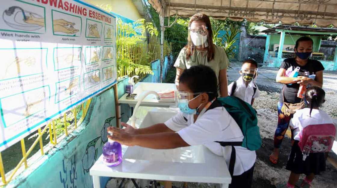 Face to face classes sa Metro Manila, suspendido na ayon sa DepEd Face to face classes sa Metro Manila, suspendido na ayon sa DepEd