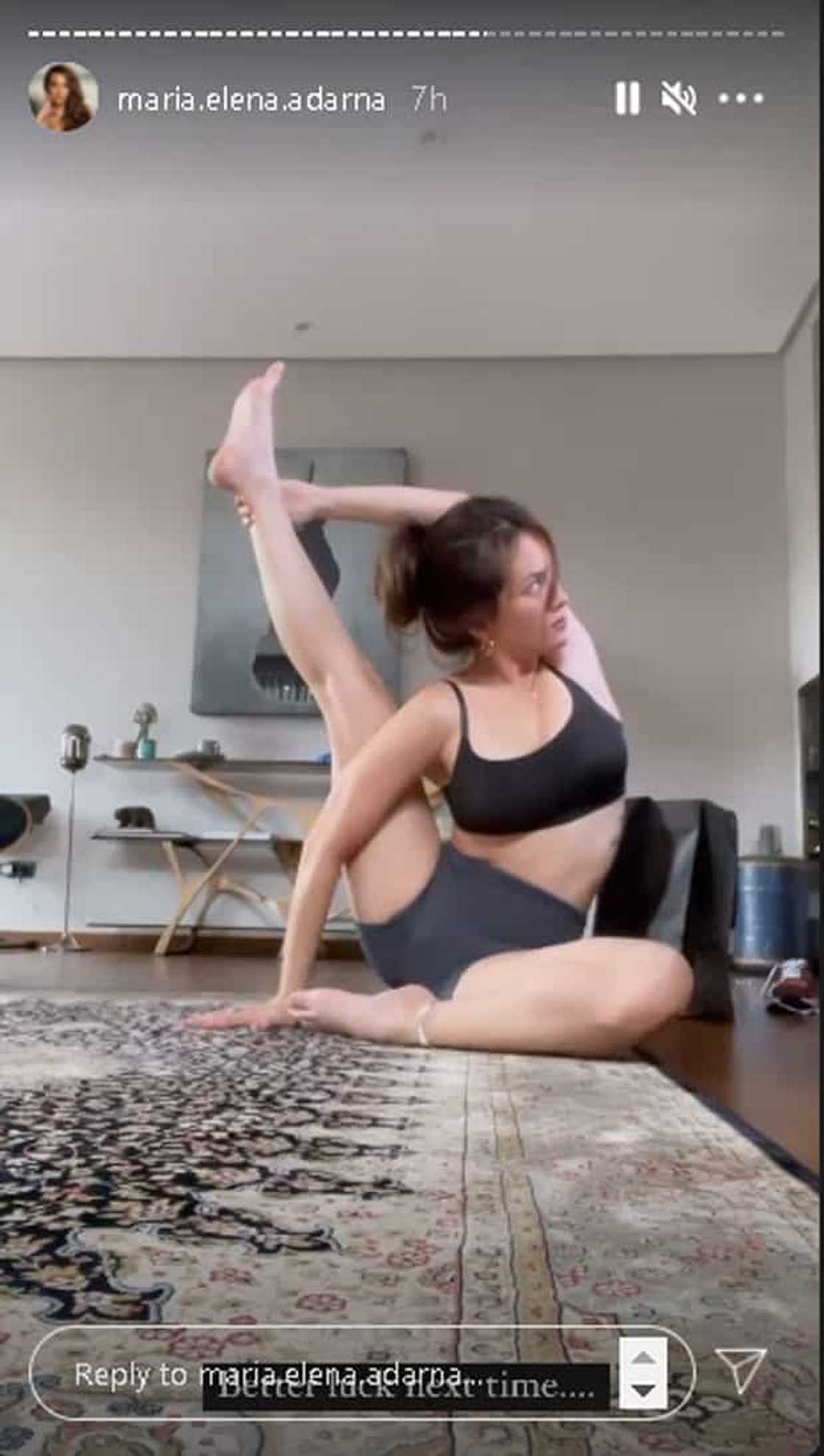 Netizens, nawindang sa parang uod na flexibility skills ni Ellen Adarna Netizens, nawindang sa parang uod na flexibility skills ni Ellen Adarna