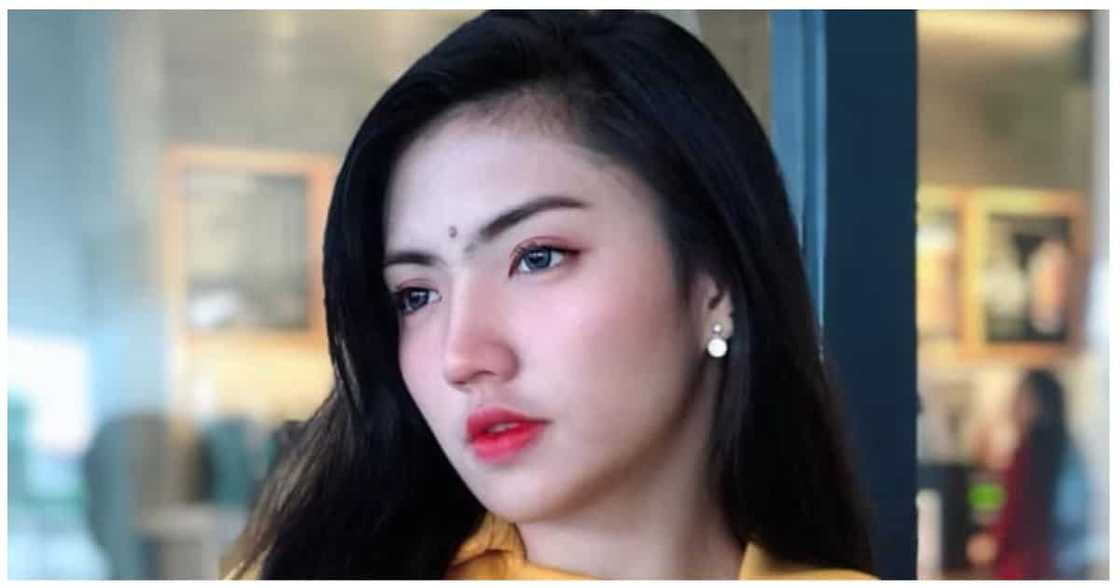 Makaganda, nagsangla ng mga alahas na bigay ni Makagwapo dahil wala na raw siyang pera Makaganda, nagsangla ng mga alahas na bigay ni Makagwapo dahil wala na raw siyang pera