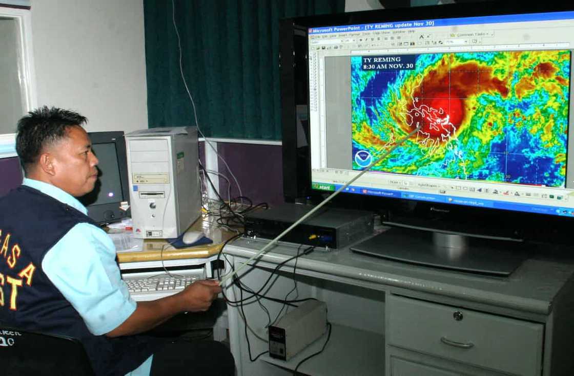 Hagupit ng bagyong #RollyPH, ramdam na ramdam sa Bicol Region Hagupit ng bagyong #RollyPH, ramdam na ramdam sa Bicol Region
