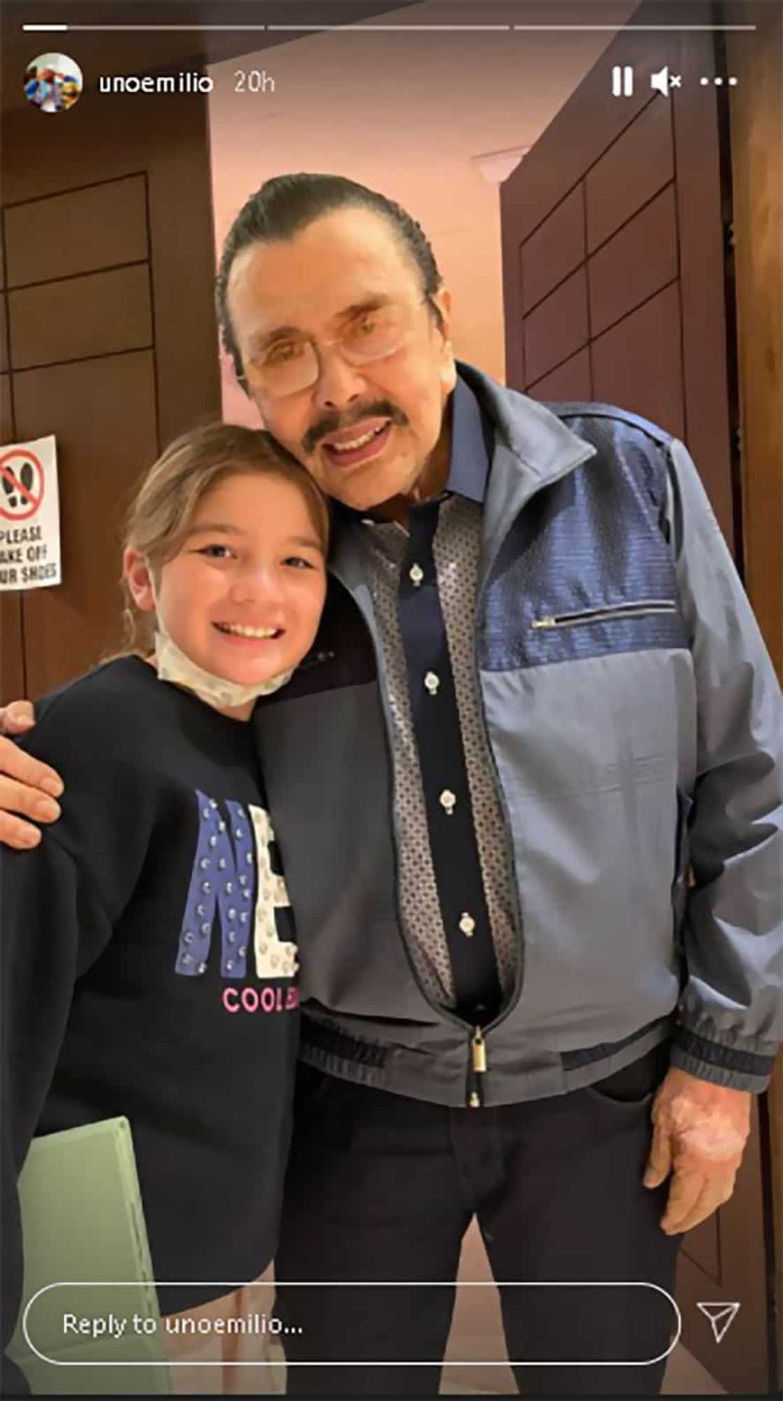 Jake Ejercito, ibinahagi ang “rare pic” ni Ellie kasama ang lolo na si dating Pres. Joseph Ejercito Estrada Jake Ejercito, ibinahagi ang “rare pic” ni Ellie kasama ang lolo na si dating Pres. Joseph Ejercito Estrada