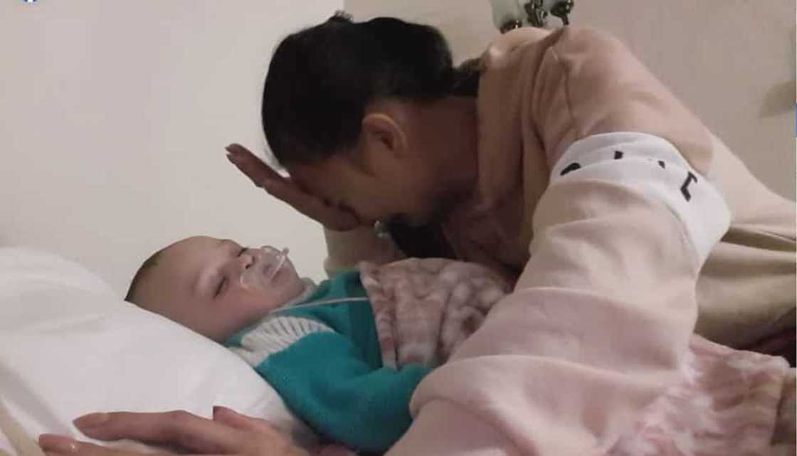 PInay OFW, umiiyak na kinakausap ang baby niya; ibinahagi ang Day 6 ng pag-invade sa Ukraine PInay OFW, umiiyak na kinakausap ang baby niya; ibinahagi ang Day 6 ng pag-invade sa Ukraine