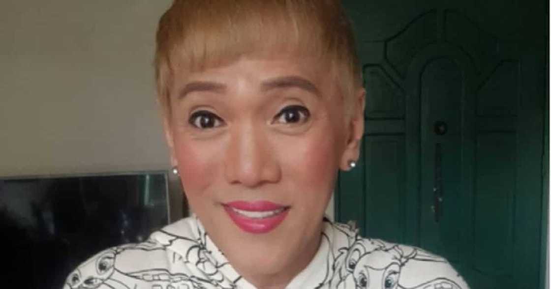 Ina ni Ate Gay, pumanaw na: "Lagi kita kasama sa performance ko nanay ko" Ina ni Ate Gay, pumanaw na: "Lagi kita kasama sa performance ko nanay ko"