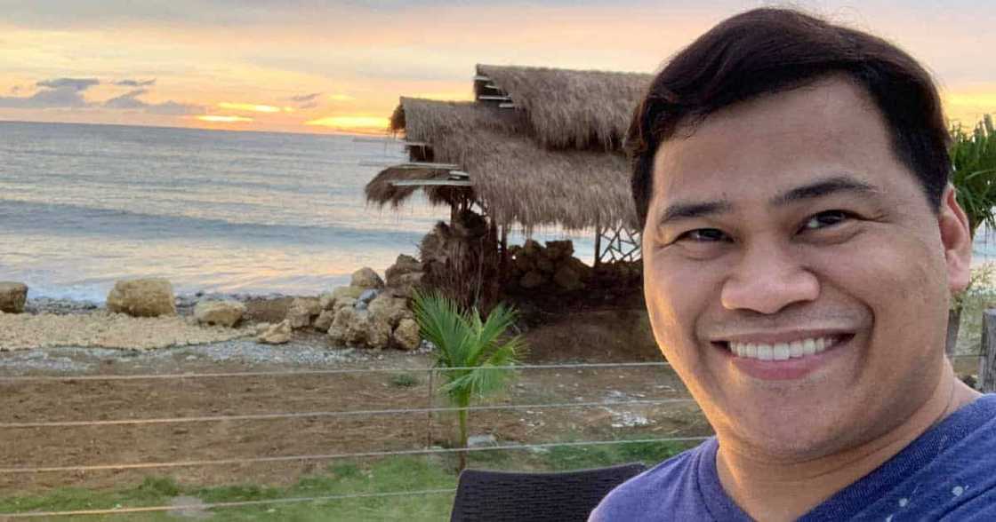 Ogie Diaz, shinare videos ng pagbabaklas ng mga tarps ni VP Leni: “Masusugatan pa kayo niyan sa ginagawa nyo” Ogie Diaz, shinare videos ng pagbabaklas ng mga tarps ni VP Leni: “Masusugatan pa kayo niyan sa ginagawa nyo”