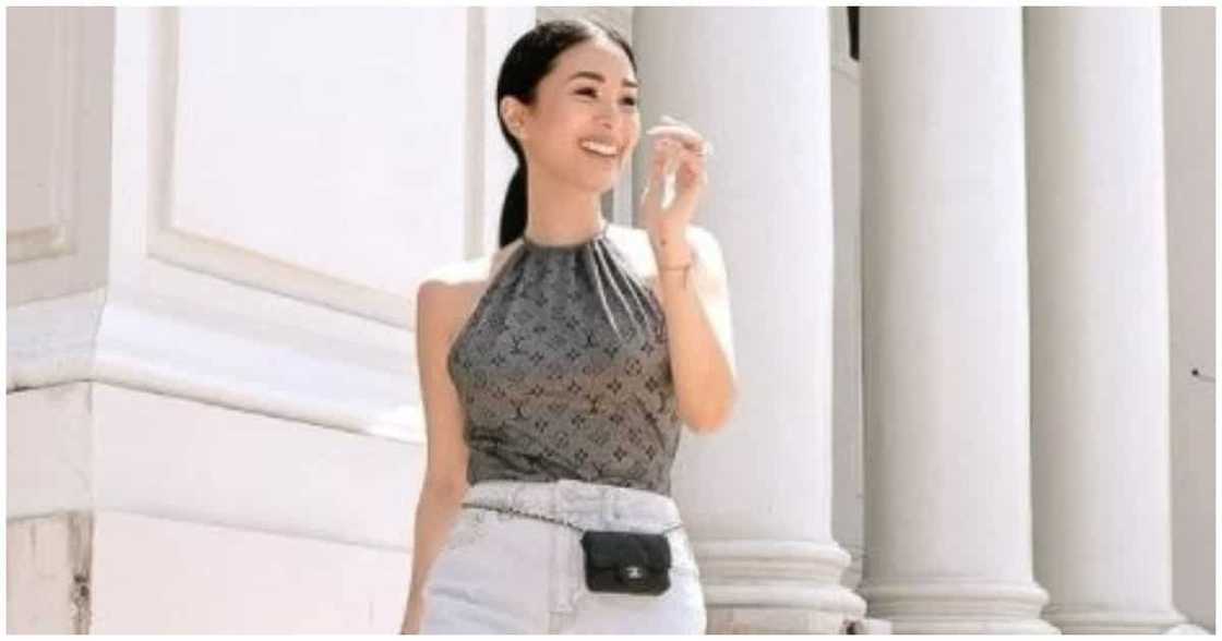 Heart Evangelista, muling nag-trending dahil sa kanyang "yayamanin straw" selfie Heart Evangelista, muling nag-trending dahil sa kanyang "yayamanin straw" selfie
