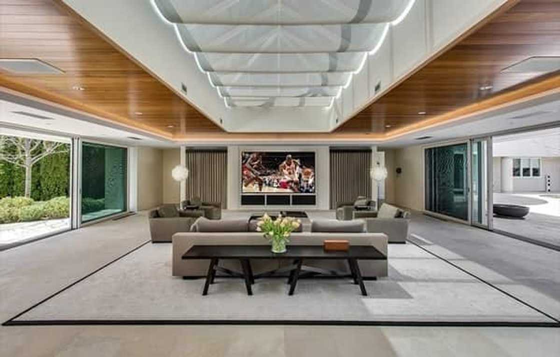 Yayamin na tunay! Ang mega-mansion ni Michael Jordan Yayamin na tunay! Ang mega-mansion ni Michael Jordan