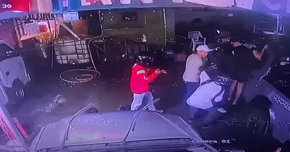 Negosyanteng vlogger, hinoldap sa Antipolo; alahas na milyon ang halaga, natangay Negosyanteng vlogger, hinoldap sa Antipolo; alahas na milyon ang halaga, natangay