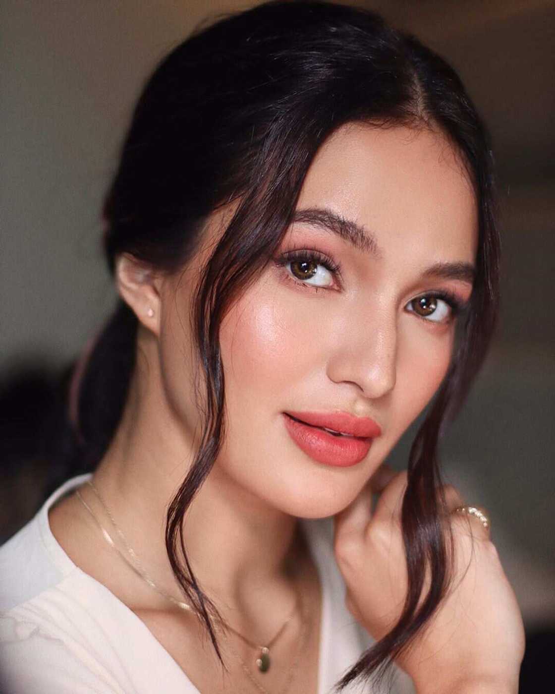 Sarah Lahbati Sarah Lahbati